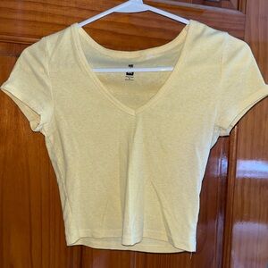 Me to We Women's Light Yellow V-Neck Crop Top